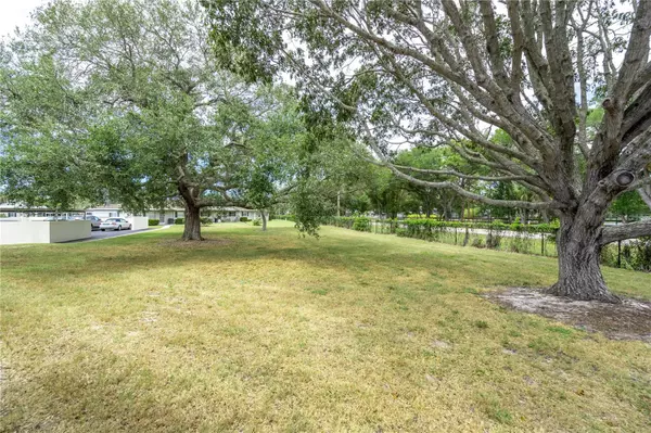 Sarasota, FL 34234,2513 GOLF COURSE DR #602