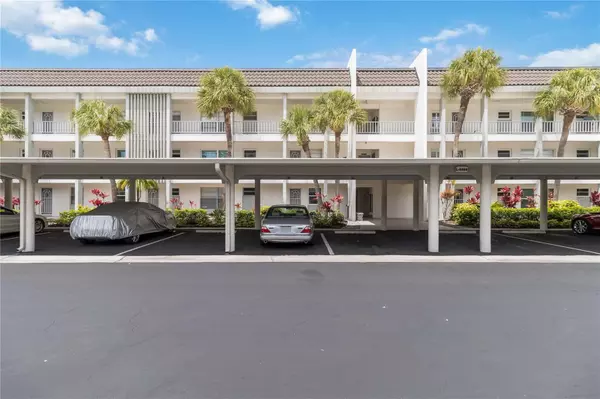 Longboat Key, FL 34228,4420 EXETER DR #204