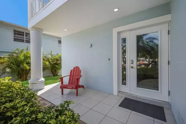 Holmes Beach, FL 34217,407 74TH ST