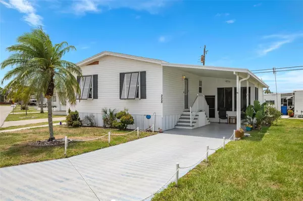 228 INNER DR W, Venice, FL 34285