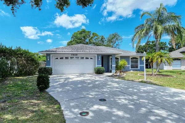 Sarasota, FL 34243,7510 43RD CT