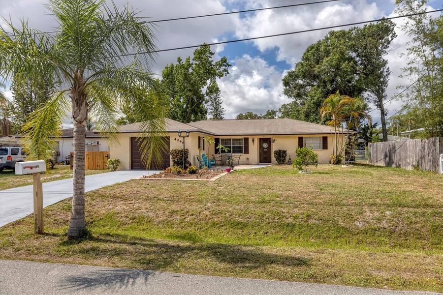 4246 WINTHROP ST, Sarasota, FL 34232