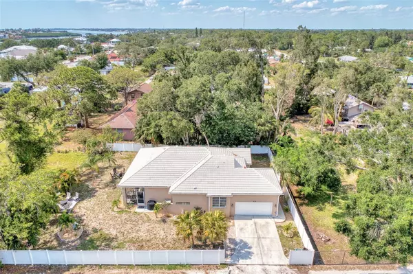 419 SHORE RD, Nokomis, FL 34275