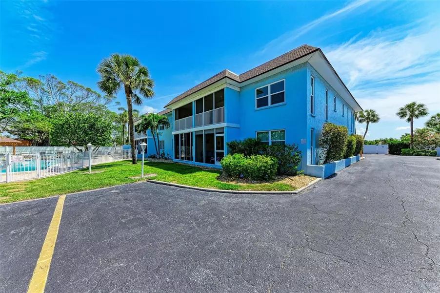 4307 GULF DR #206, Holmes Beach, FL 34217