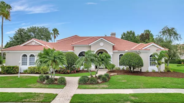 8009 ROYAL BIRKDALE CIR, Lakewood Ranch, FL 34202