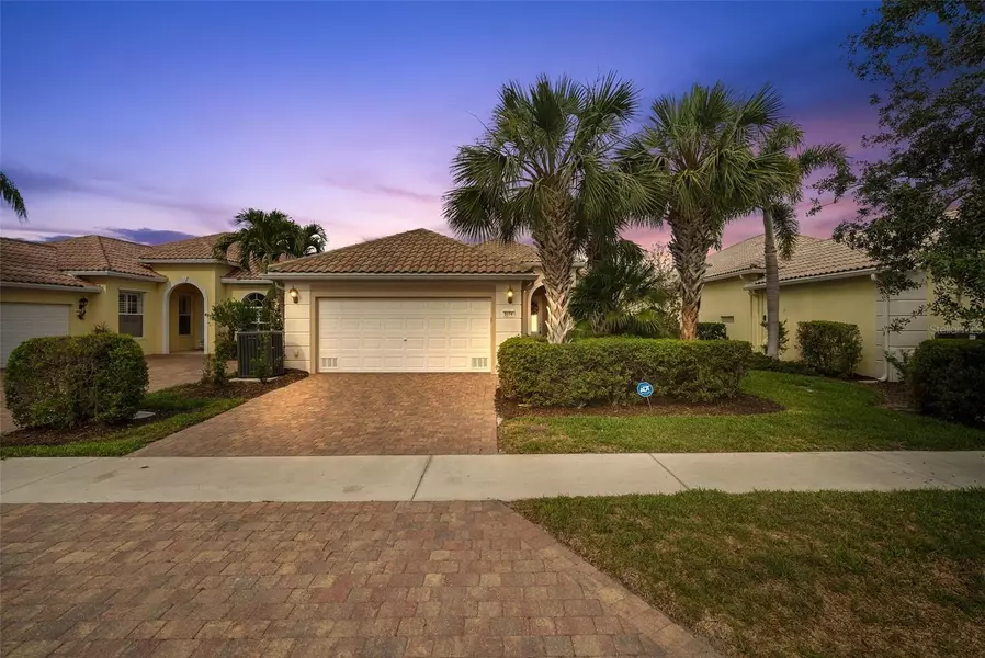 5874 BENEVENTO DR, Sarasota, FL 34238