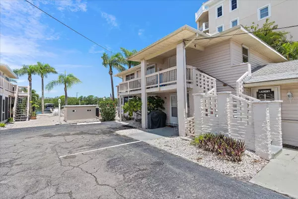 9022 MIDNIGHT PASS RD #213,  Sarasota,  FL 34242