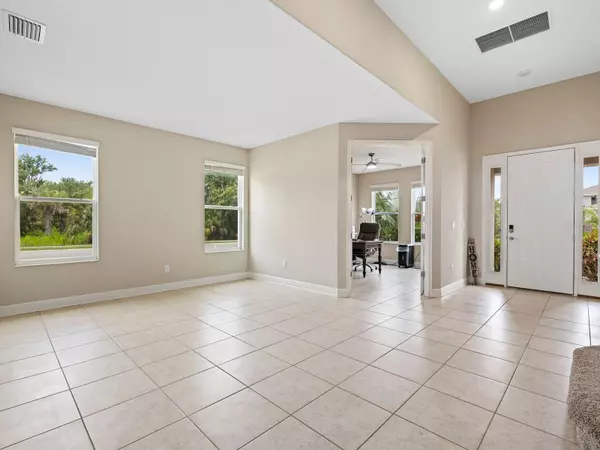 Palmetto, FL 34221,5703 HEVENA CT