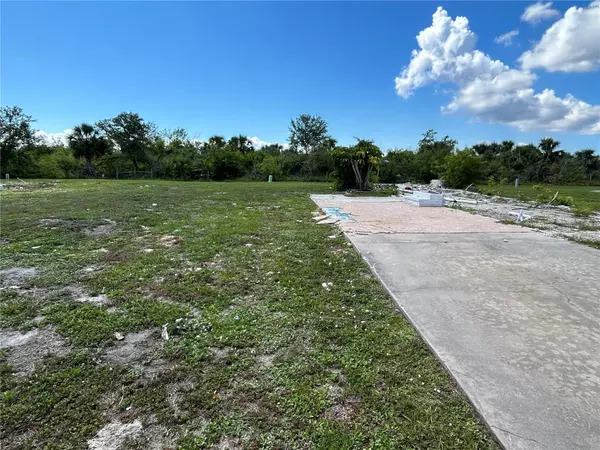 Port Charlotte, FL 33981,7462 SILAGE CIR