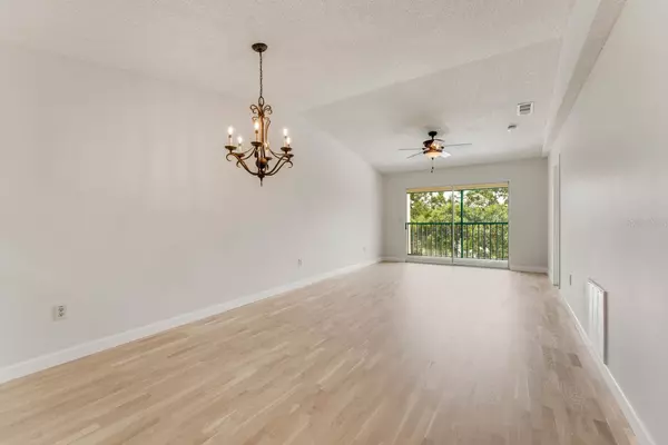 Sarasota, FL 34231,7294 CLOISTER DR #33