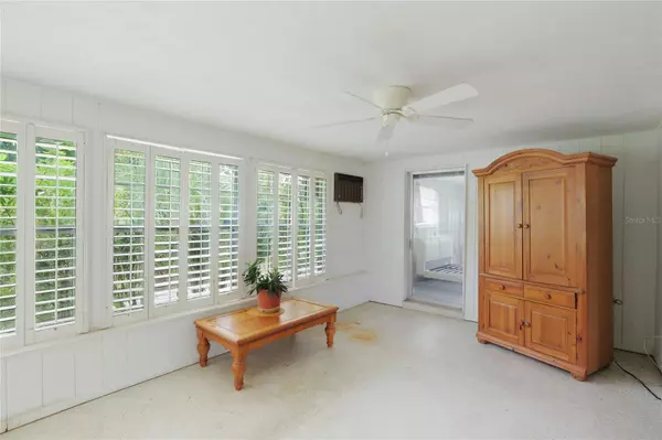 Sarasota, FL 34231,6418 COLONIAL DR