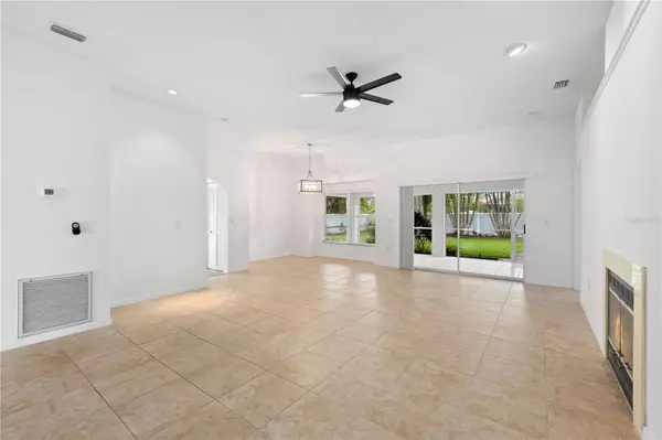 Sarasota, FL 34243,7116 39TH LN E