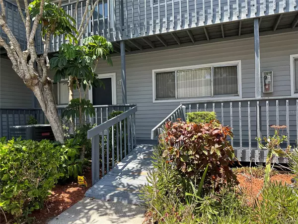 251 FENWICK DR #5, Venice, FL 34285