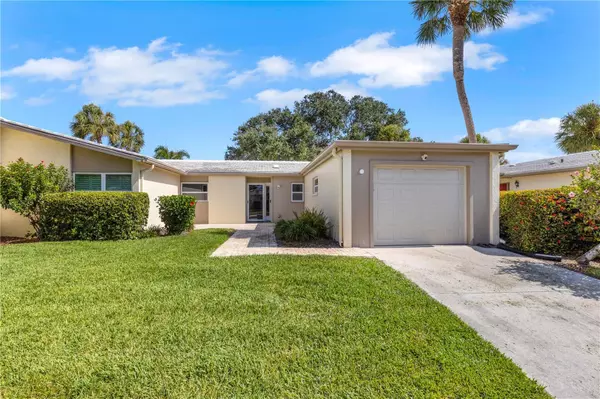 111 WHISPERING SANDS CIR #V-38, Sarasota, FL 34242