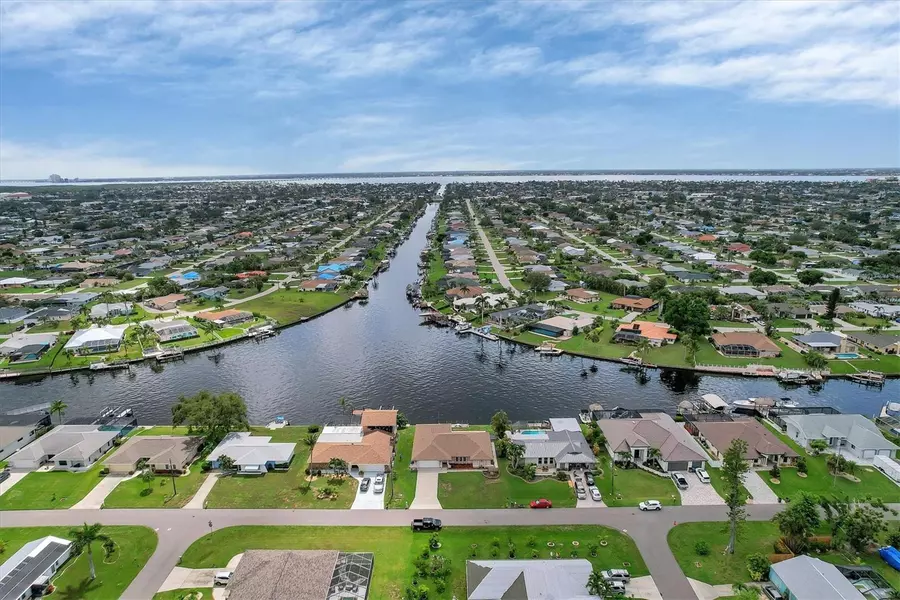 3209 SE 10TH AVE, Cape Coral, FL 33904