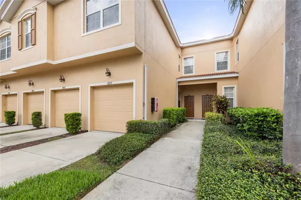 Sarasota, FL 34243,3827 PARKRIDGE CIR #1-102