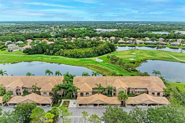 1011 FAIRWAYCOVE LN #202,  Bradenton,  FL 34212