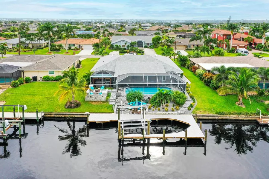 3328 SE 18TH AVE, Cape Coral, FL 33904