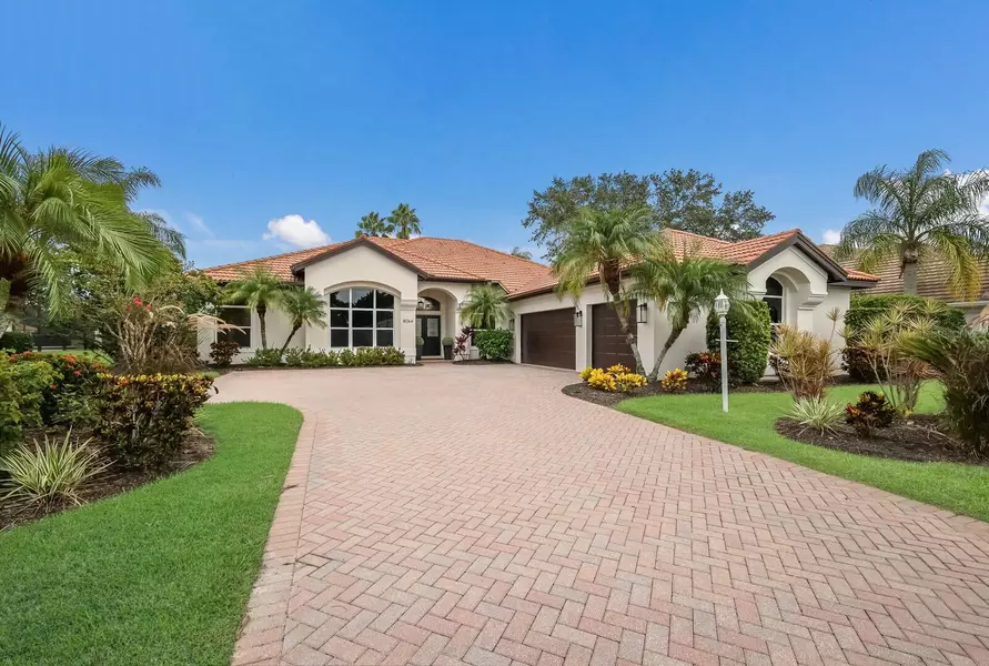 8064 ROYAL BIRKDALE CIR, Lakewood Ranch, FL 34202