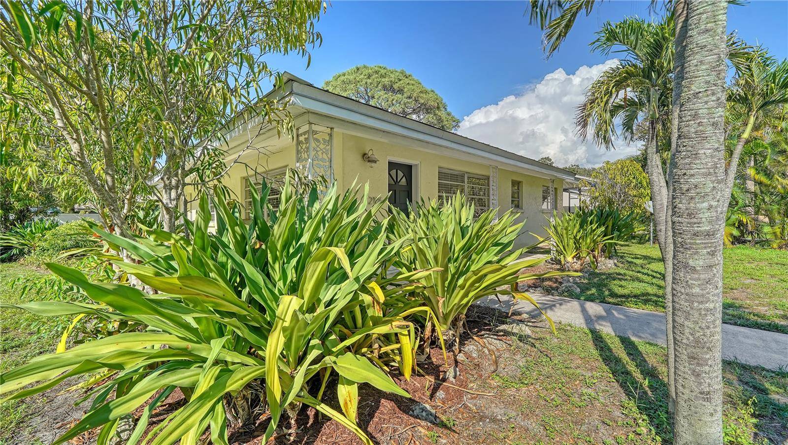 2105 HIBISCUS ST, Sarasota, FL 34239