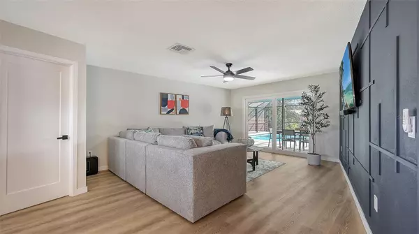 Sarasota, FL 34233,3924 HELENE ST