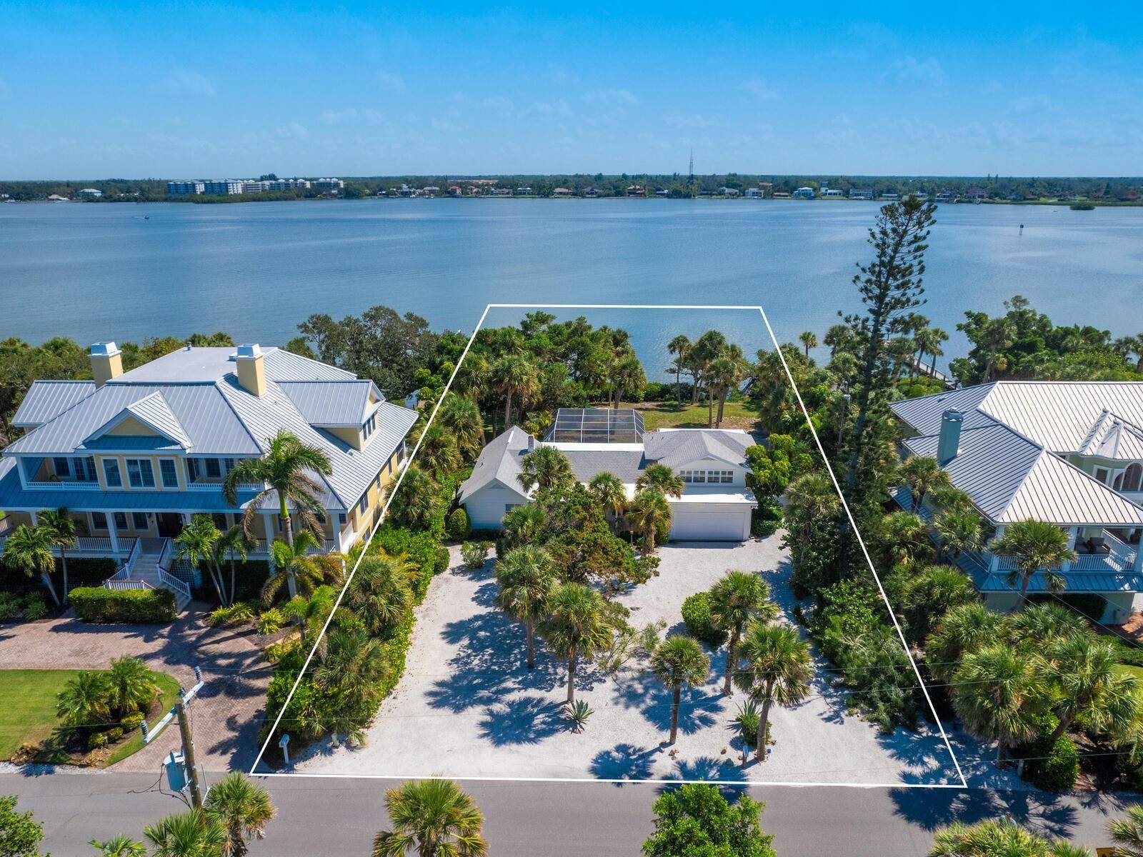 Osprey, FL 34229,426 N CASEY KEY RD