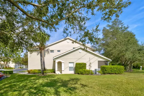 Bradenton, FL 34203,7018 STRAND CIR #30-202