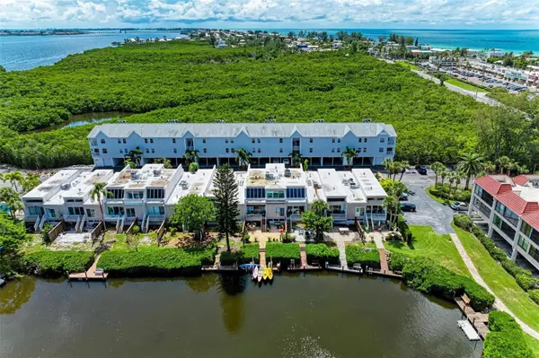 Holmes Beach, FL 34217,3701 E BAY DR #4