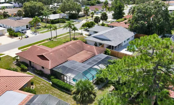 Sarasota, FL 34231,7424 MARIANA DR