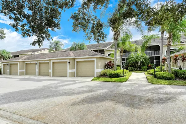 Sarasota, FL 34241,5221 MAHOGANY RUN AVE #212