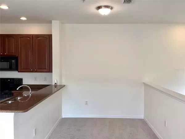 Sarasota, FL 34233,4111 VIA PIEDRA CIR #10-203