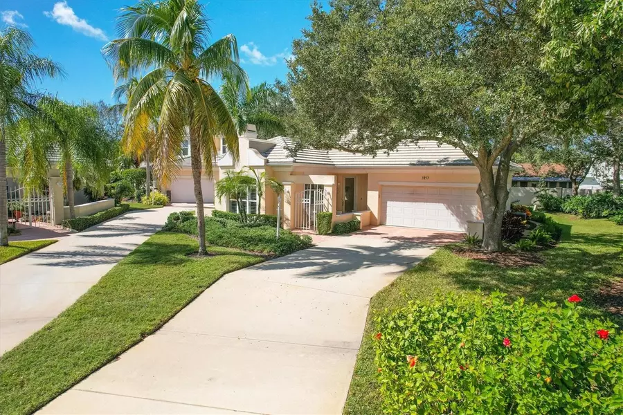 1217 HOLLY FERN LN, Sarasota, FL 34239