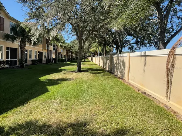 Sarasota, FL 34243,3539 PARKRIDGE CIR #15-204