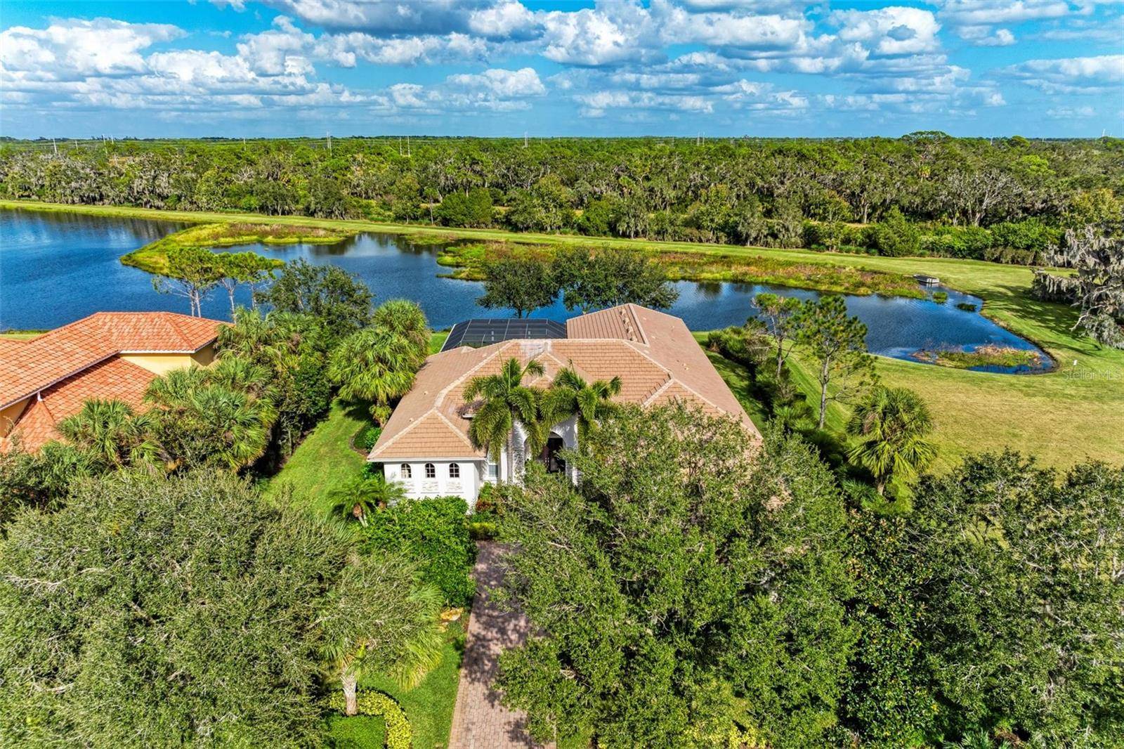 3314 FOUNDERS CLUB DR, Sarasota, FL 34240