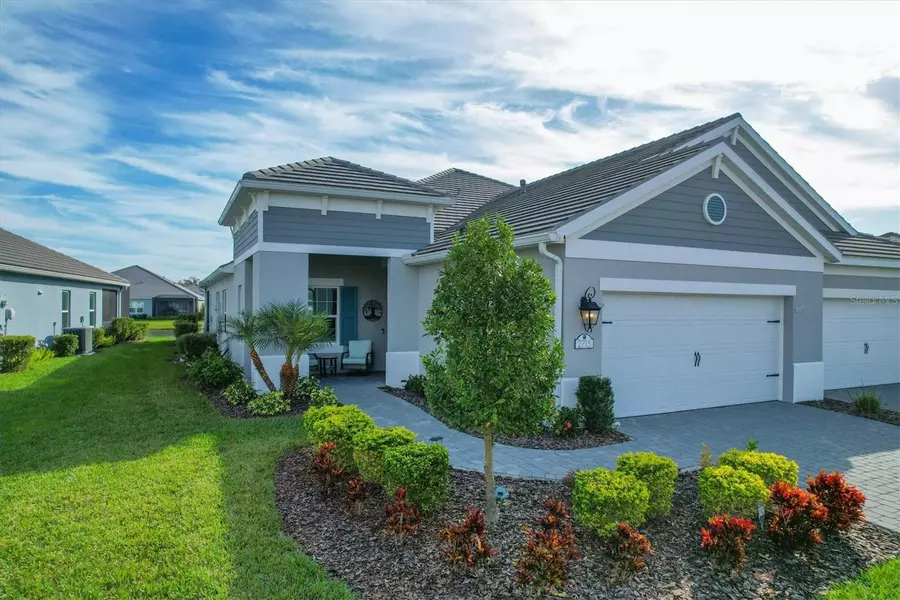 2715 SAPPHIRE BLUE LN, Bradenton, FL 34211