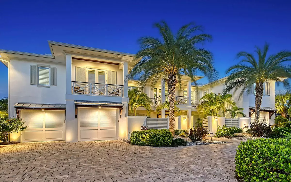 Holmes Beach, FL 34217,661 KEY ROYALE DR