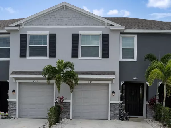6581 SERENITY FALL LN, Sarasota, FL 34240