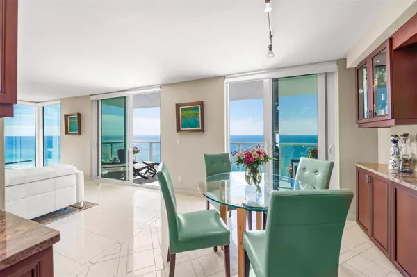 Longboat Key, FL 34228,2425 GULF OF MEXICO DR #13B