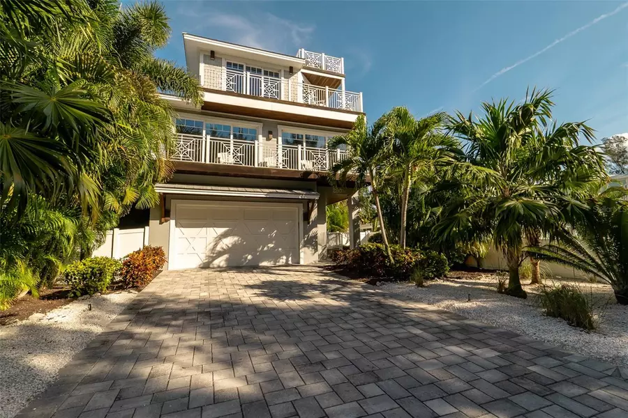 2905 AVENUE E, Holmes Beach, FL 34217