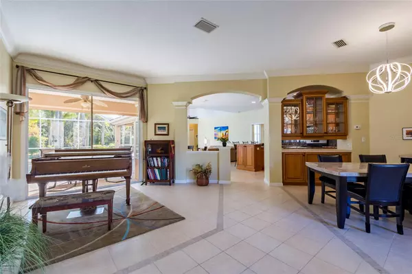 Sarasota, FL 34243,4744 CARRINGTON CIR