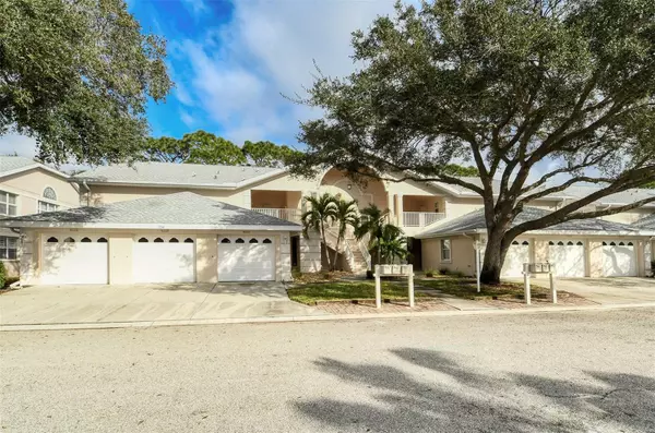 Sarasota, FL 34243,7266 ELEANOR CIR #203