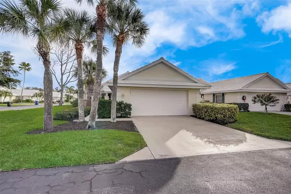 821 HARRINGTON LAKE LN #32, Venice, FL 34293