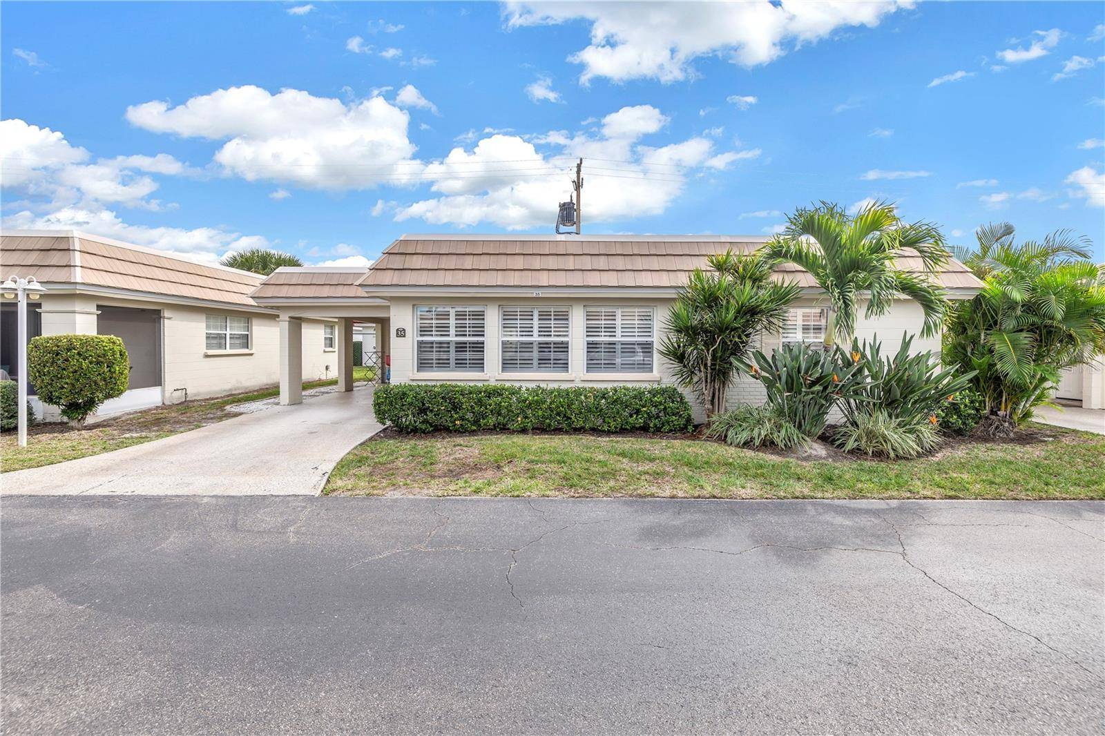 6150 MIDNIGHT PASS RD #VILLA35, Sarasota, FL 34242