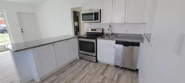 Sarasota, FL 34232,418 E CORNELIUS CIR