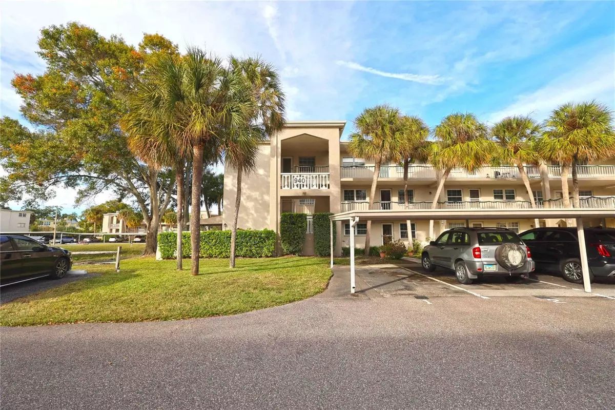 Dunedin, FL 34698,940 VIRGINIA ST #301