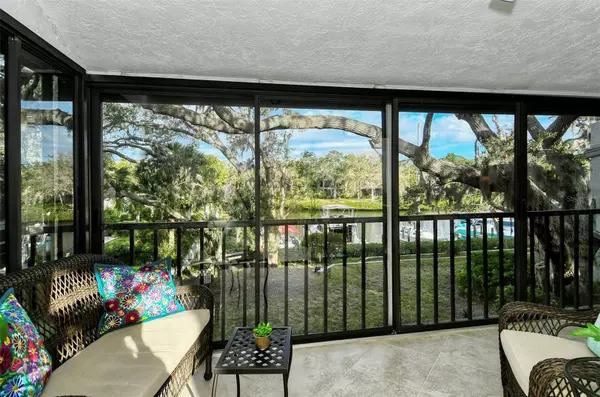 Sarasota, FL 34231,1601 PELICAN POINT DR #209