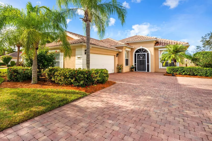 5838 BENEVENTO DR, Sarasota, FL 34238