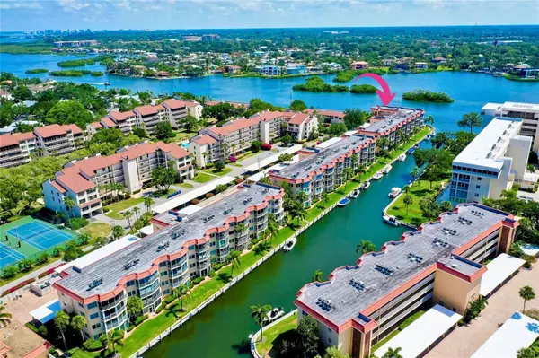 Sarasota, FL 34242,1350 N PORTOFINO DR #301