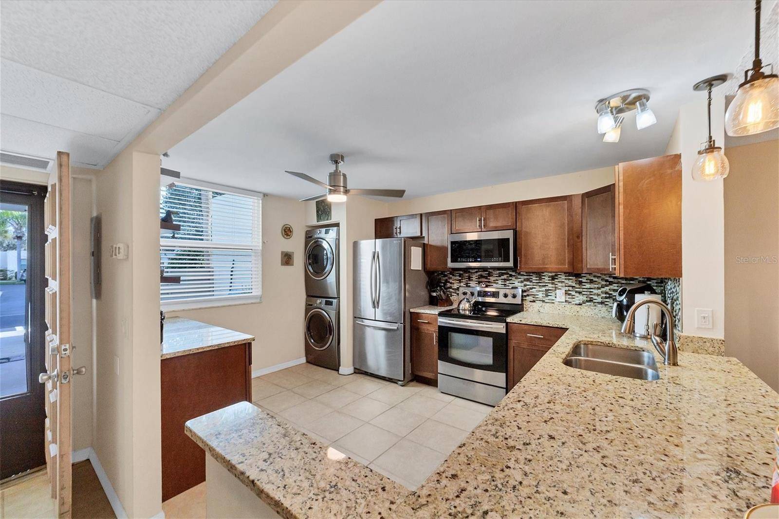Bradenton, FL 34210,445 PALM TREE DR