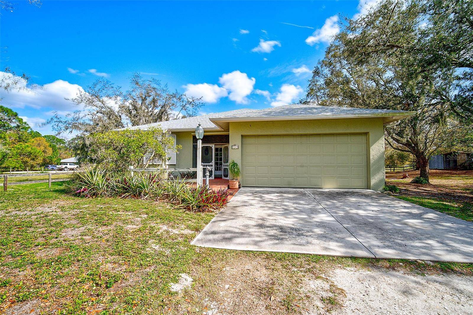 2250 LORRAINE RD, Sarasota, FL 34240